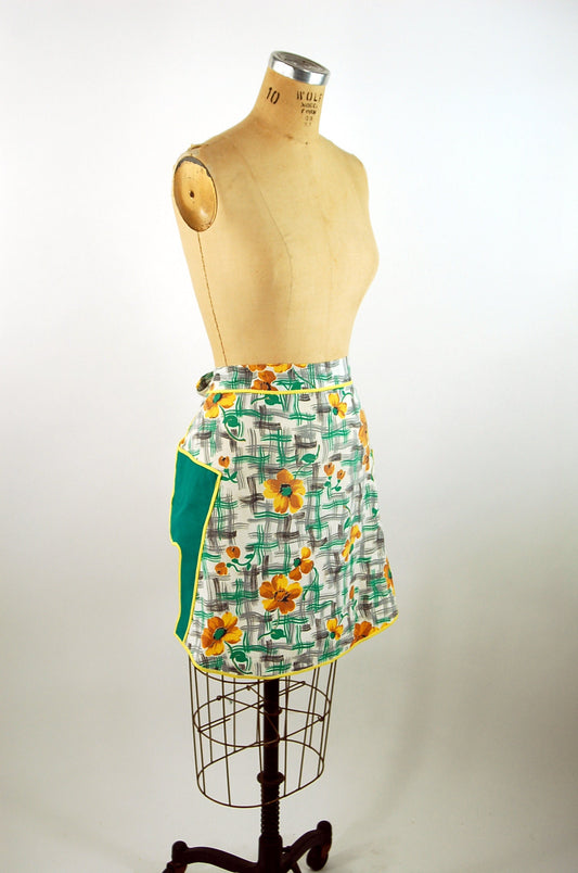 1940s apron novelty print apron with pockets gold green gray