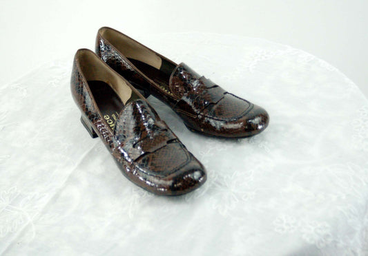 1960s/70s loafers penny loafers brown shiny snake skin slip on shoes by Joyce Size 8 1/2 N