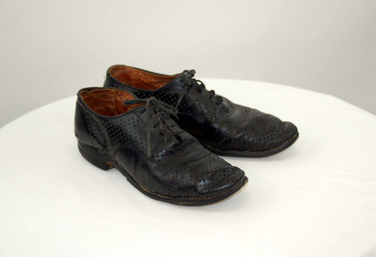 1930s black leather oxford shoes perforated leather spectator shoes Size 8 womens 6.5 mens