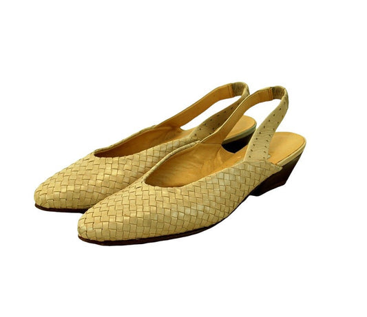 Woven leather shoes slingbacks Bandolino bone ivory tan 1980s Size 6M