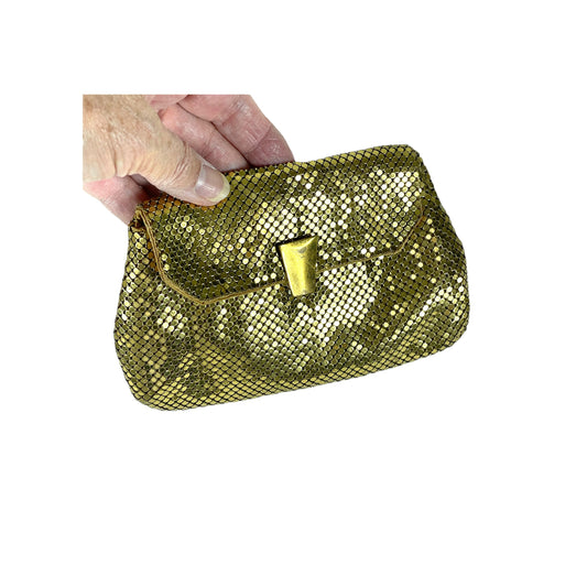 1930s gold mesh clutch purse with Art Deco clasp