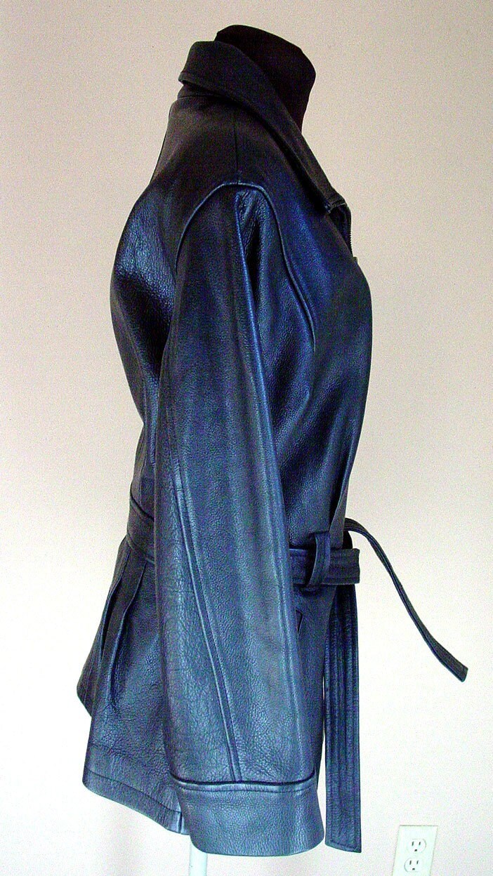 Vintage black leather jacket, fitted leather jacket, biker jacket, front zipper, MINT condition, Size M, 1990s