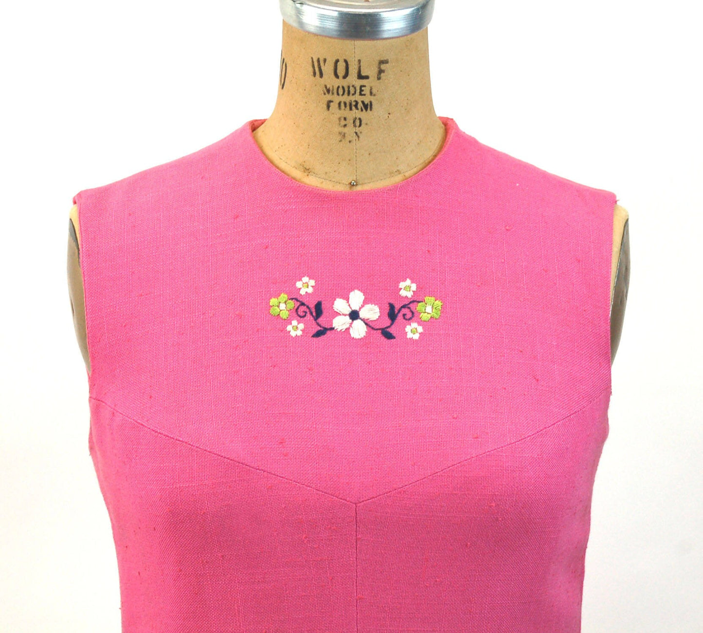 1960s linen dress shift dress summer dress pink embroidered dress Pamela Martin Size M