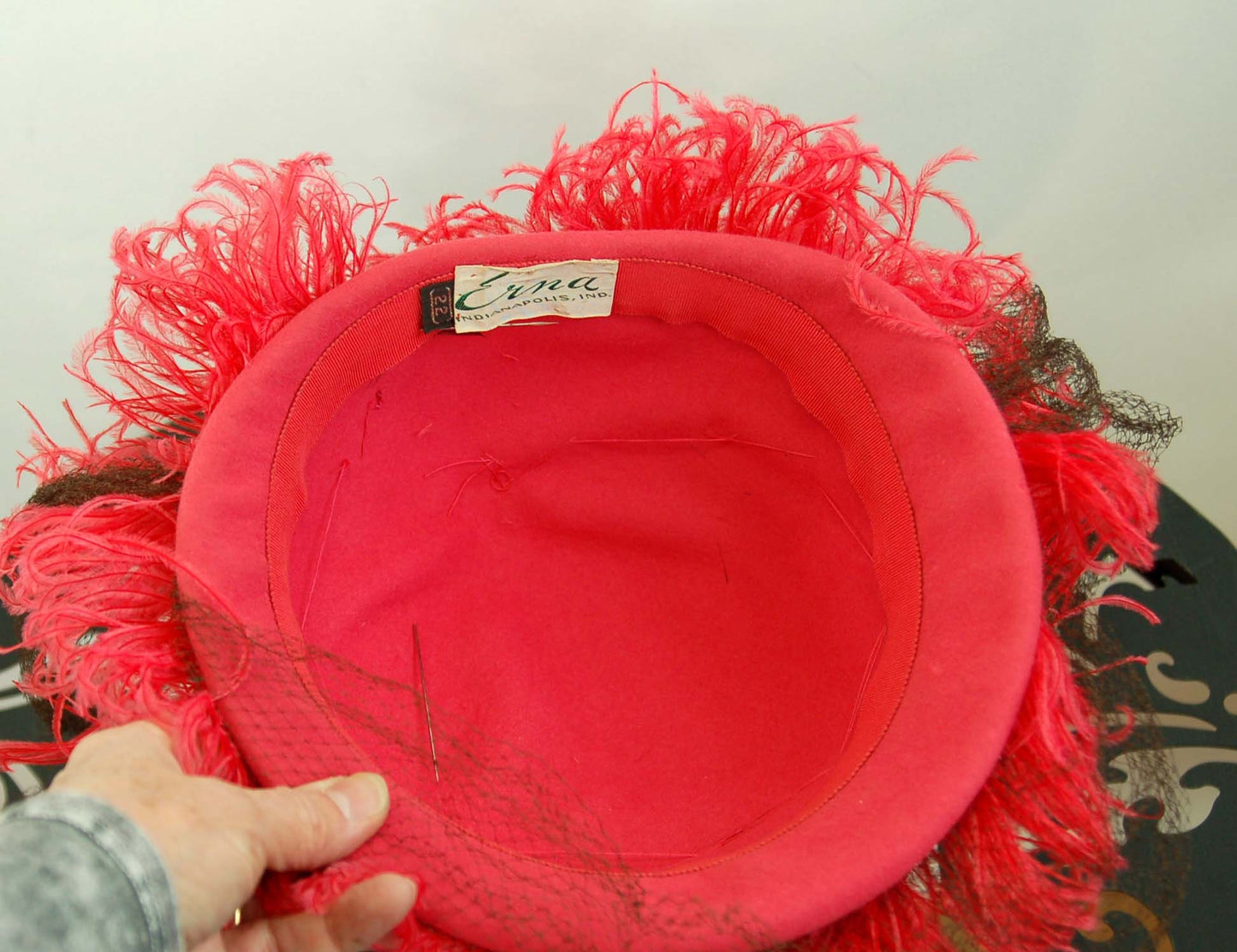 1940s hat with ostrich feathers hot pink long feathers hat by Erna Size 22