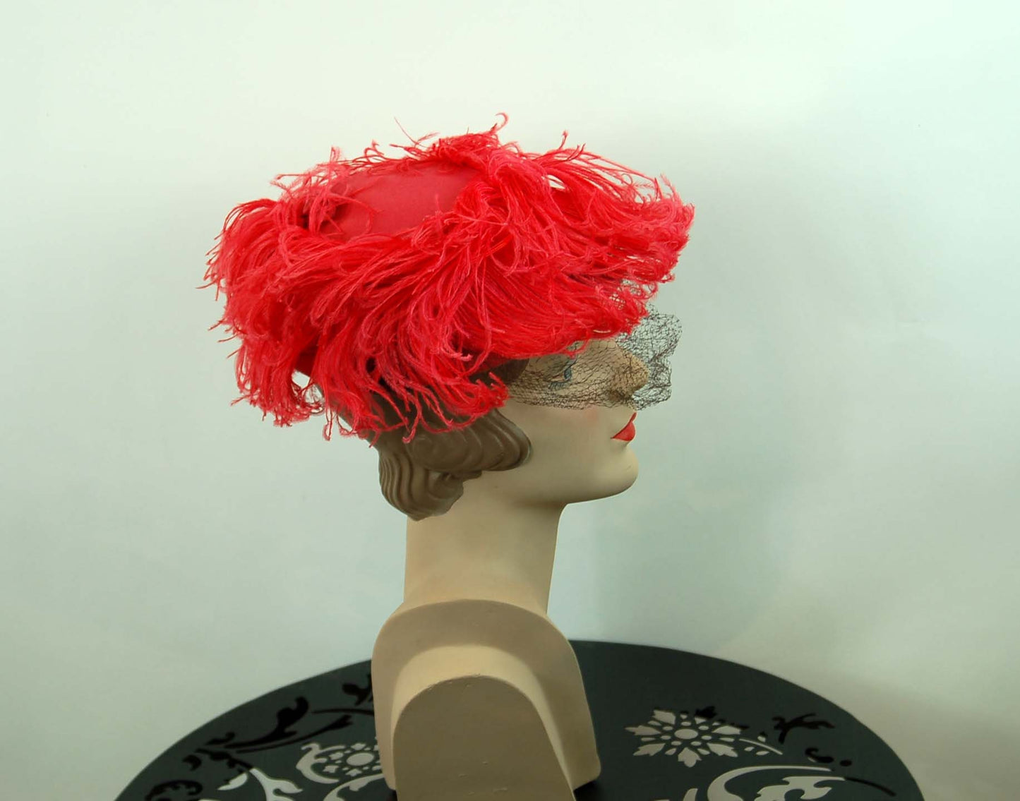 1940s hat with ostrich feathers hot pink long feathers hat by Erna Size 22