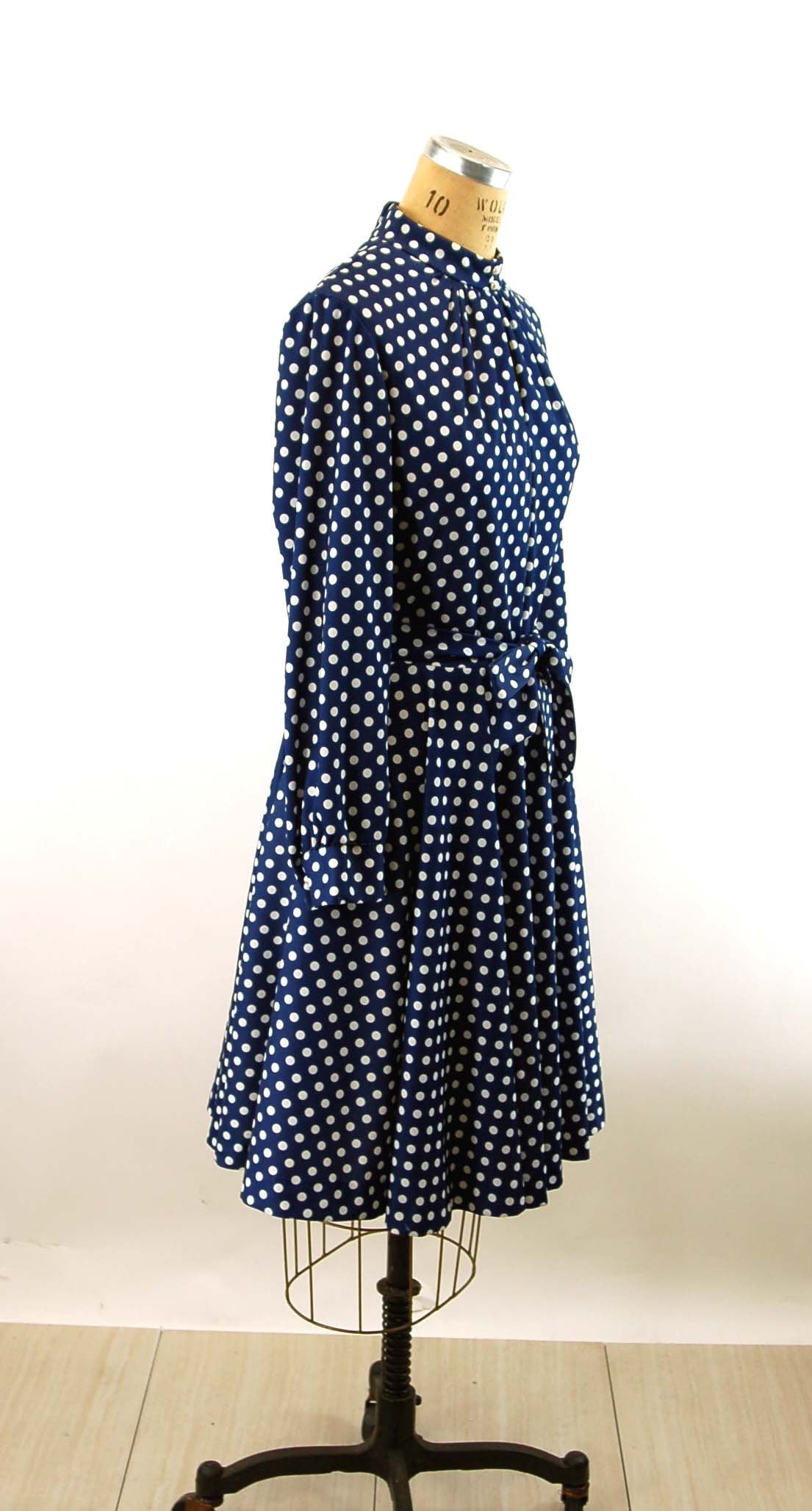1970s skaters dress blue white polka dot keyhole bodice circle skirt Size L