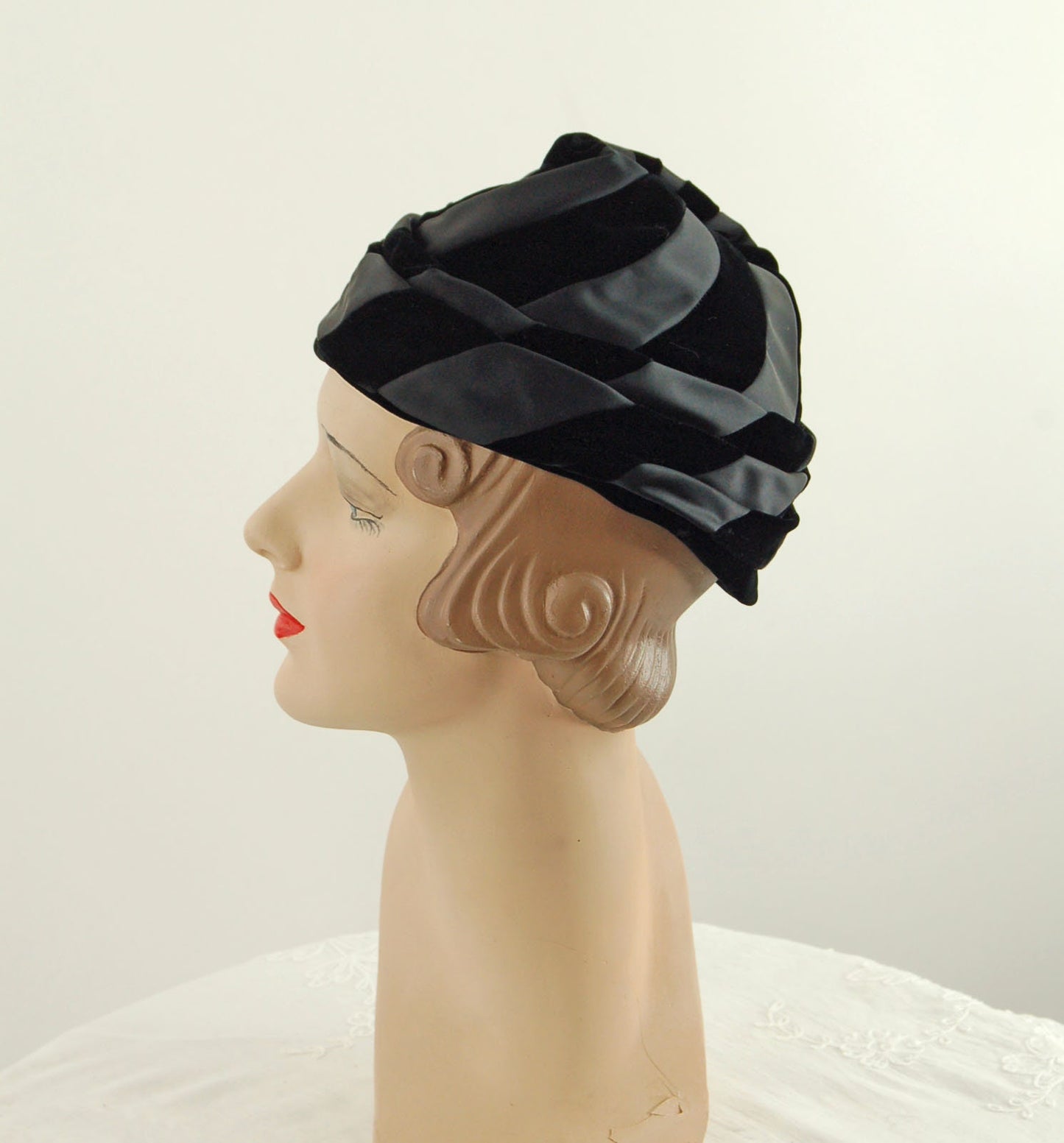 1960s hat turban style peaked hat black striped velvet satin Size 21  by Amy New York
