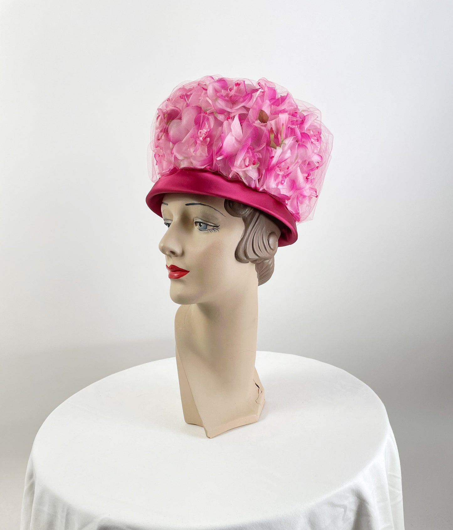 1960s pink floral hat tall flowered hat Parke Layne Original Size 21
