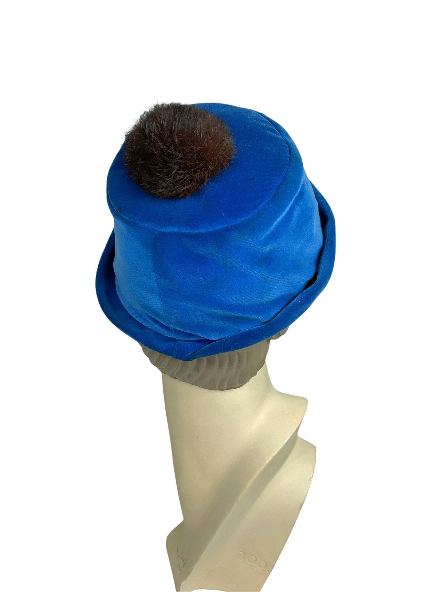 1960s blue velvet hat with mink pom pom Size 21