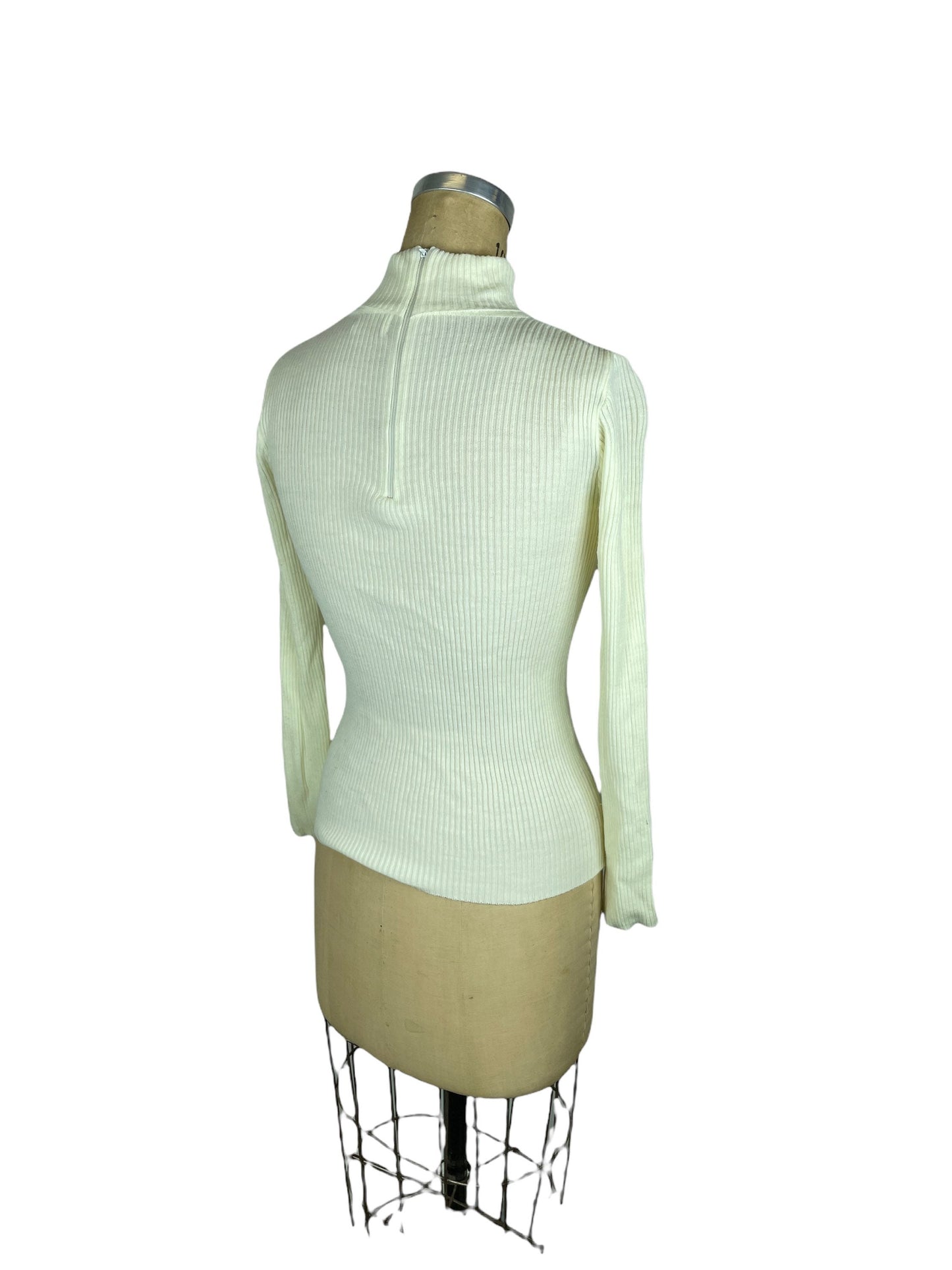 1970s White ribbed turtleneck sweater size S