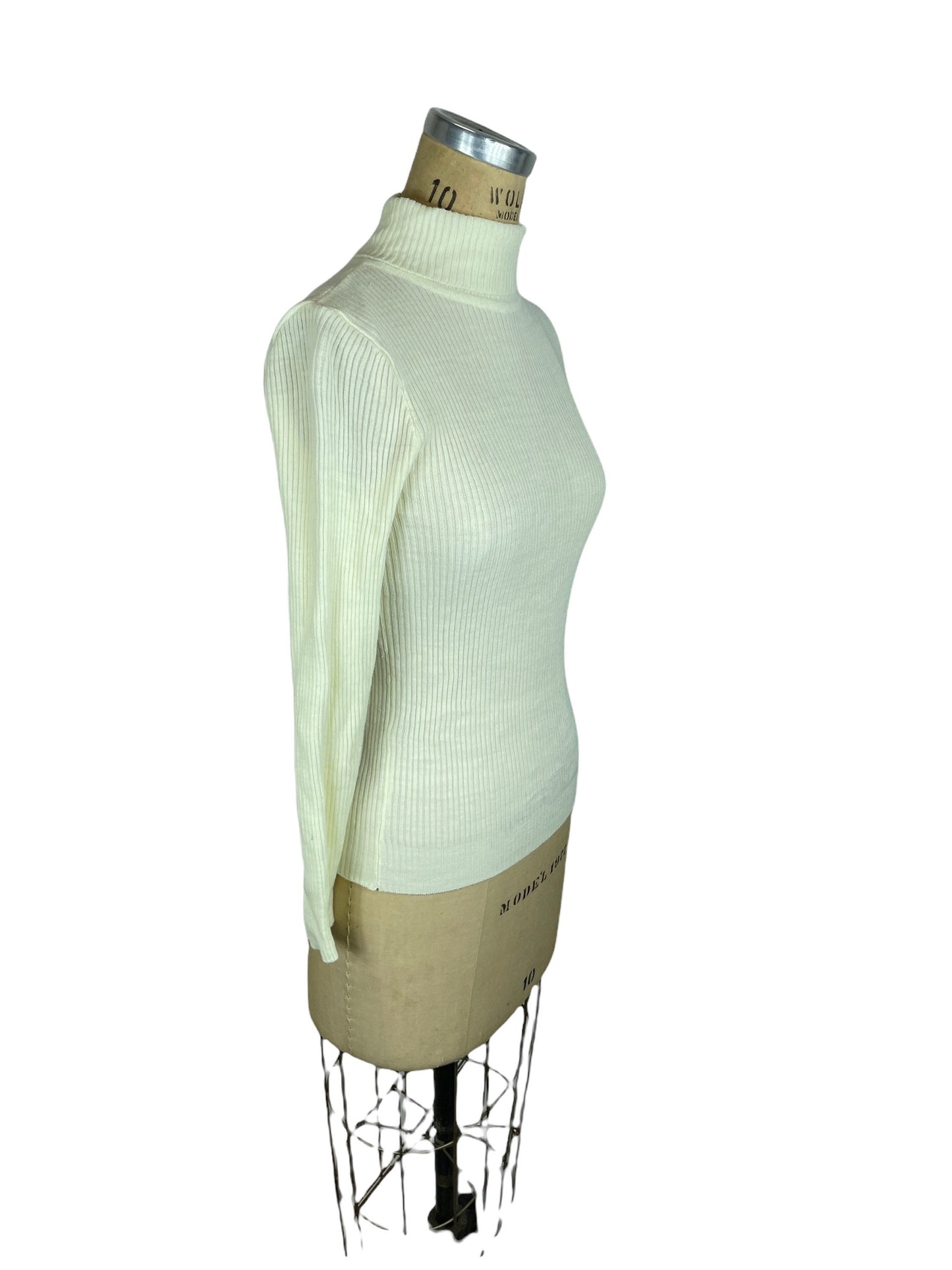 1970s White ribbed turtleneck sweater size S