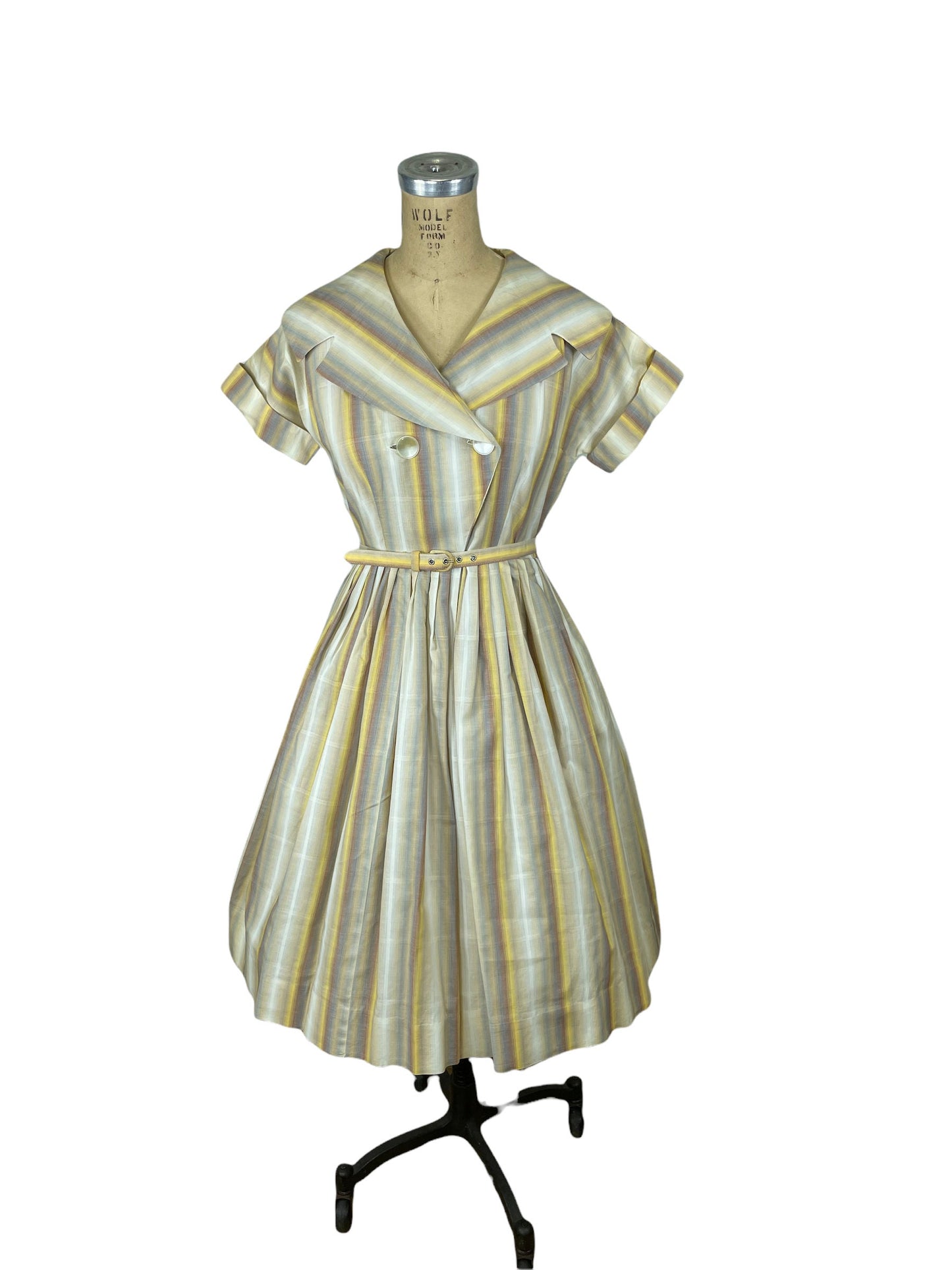 1960s striped shirtdress with wide portrait collar Size M