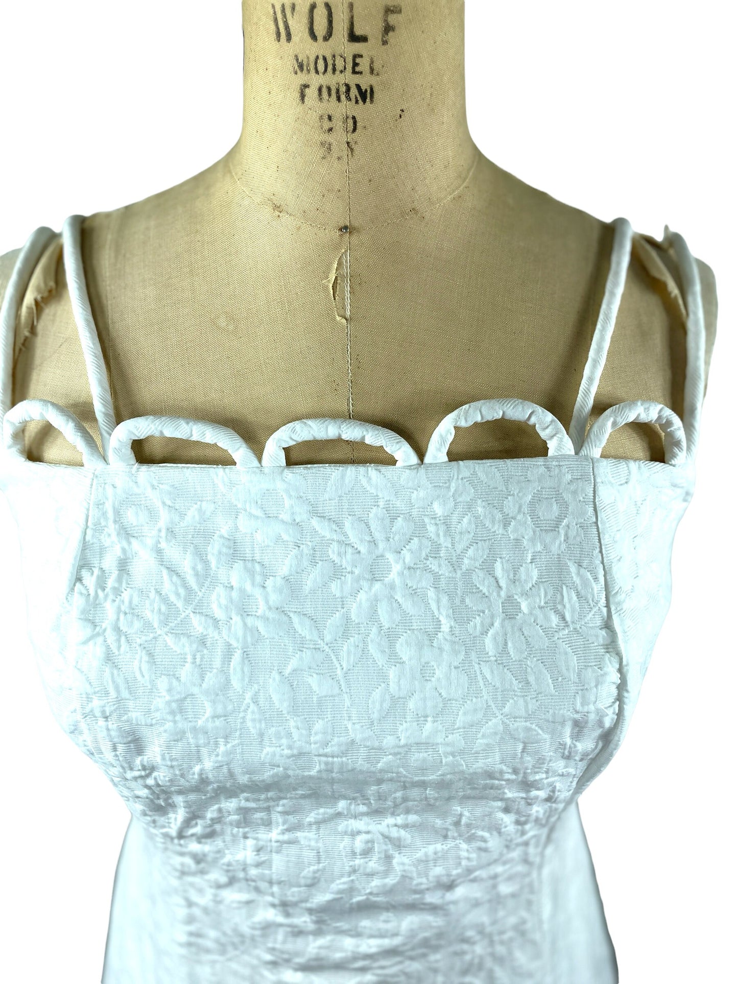 1970s white sundress with scalloped rope detailing and matelasse fabric by Neiman Marcus Size S/M