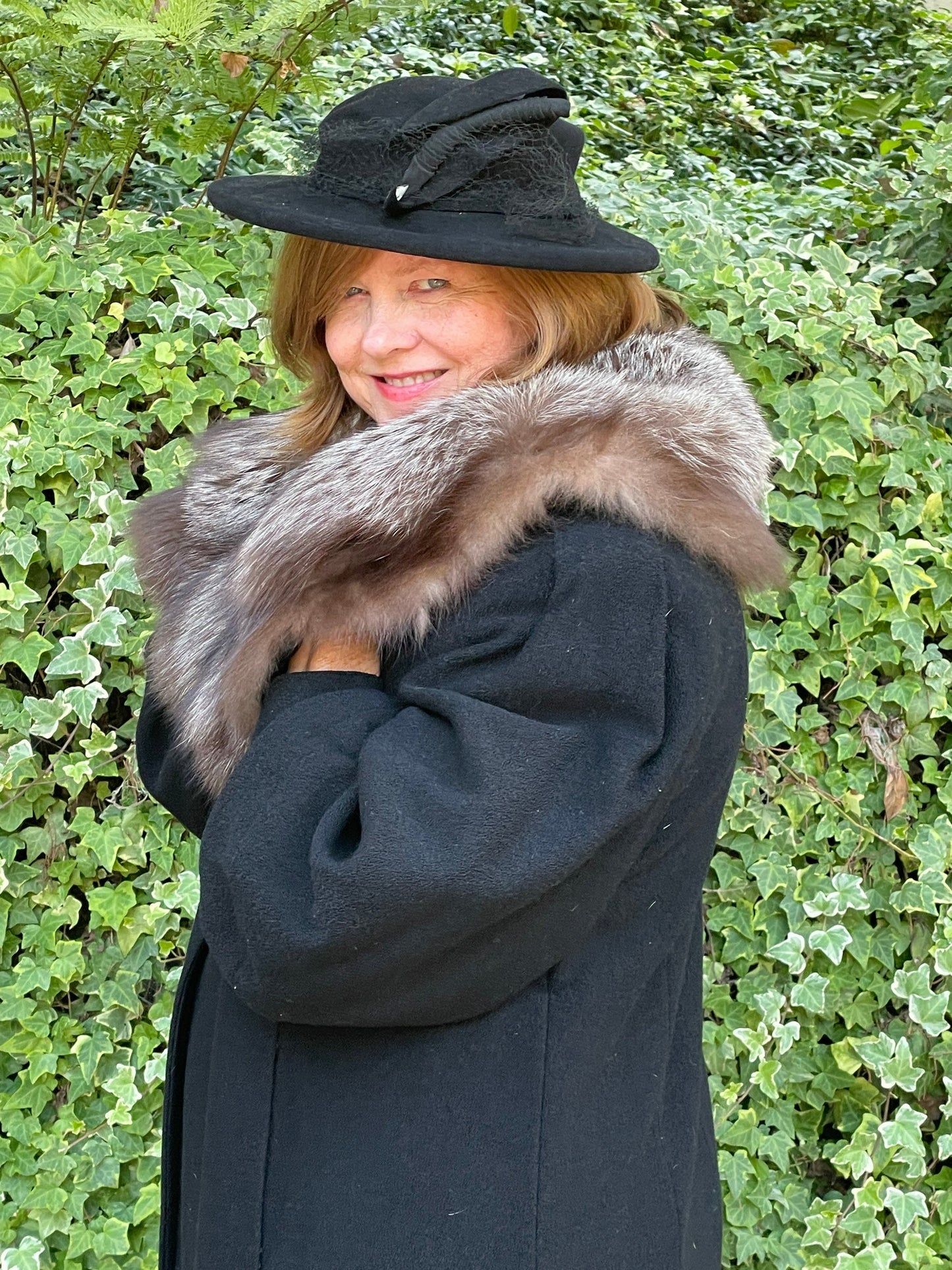 1930s wool crepe coat with silver fox fur collar Size L
