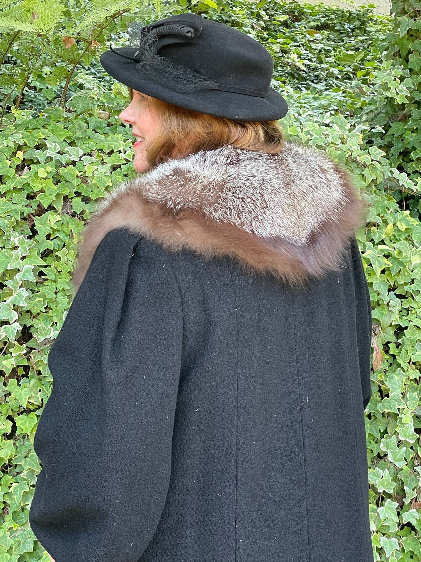 1930s wool crepe coat with silver fox fur collar Size L